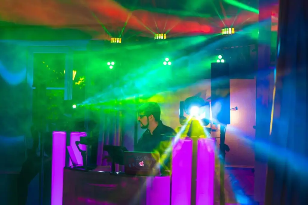 Hochzeits DJ Berny beim Auflegen