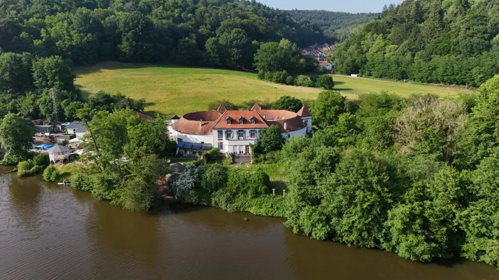 Der Annahof Niederwürzbach von der See Seite