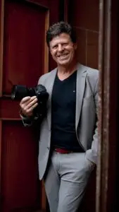 Andreas Neumann, Hochzeitsfotograf im Saarland, mit Kamera