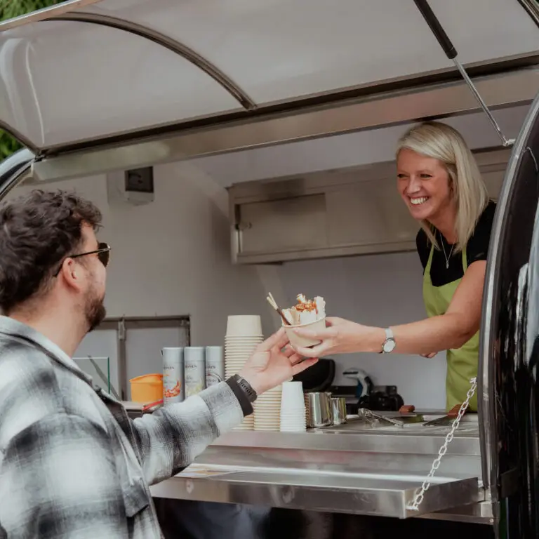 Der mobile Foodtrailer von Jessi's Eisrollen