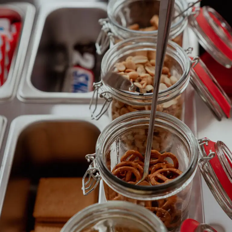 Auswahl an frischen Toppings bei Jessi's Eisrollen